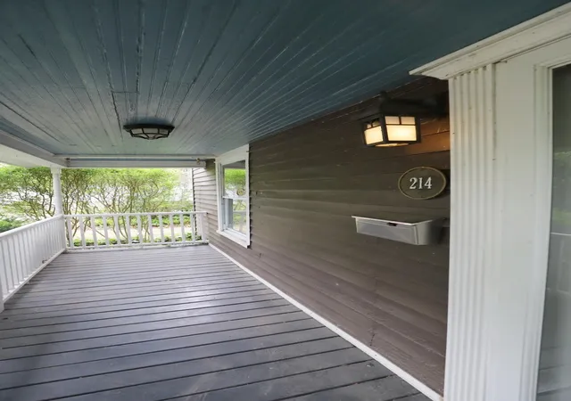 Photo 3 of Single family home for sale at 214 N Hazelton St, Flushing, MI 48433 | MLS# 5050216657 | Listing updated on 2026-07-30