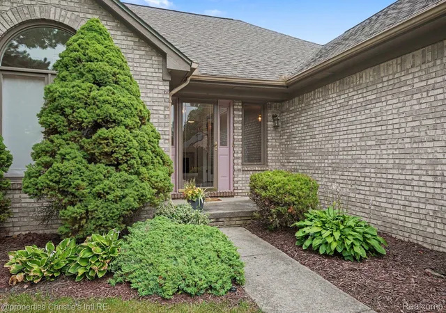 Photo 4 of Single family home for sale at 49316 Deerfield Park, Macomb, MI 48044 | MLS# 20261059338 | Listing updated on 2026-09-16