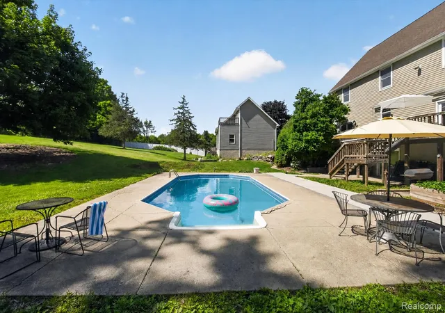 Photo 3 of Single family home for sale at 8114 Chilson Rd, Pinckney, MI 48169 | MLS# 20261059350 | Listing updated on 2026-08-21