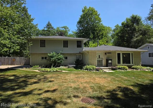 Photo 1 of Single family home for sale at 3239 Fox Blvd, Commerce Township, MI 48382 | MLS# 20261059353 | Listing updated on 2026-09-06
