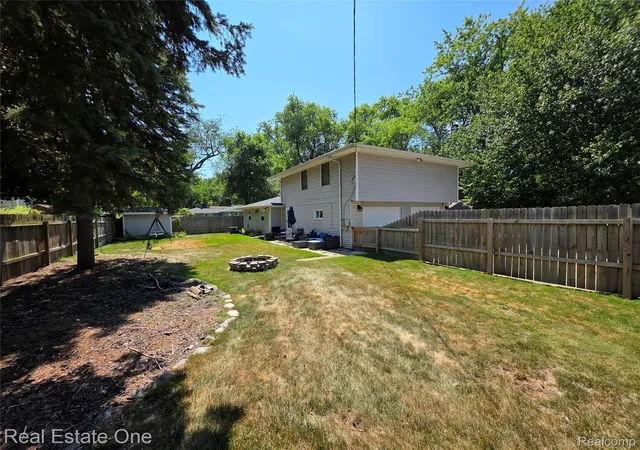 Photo 3 of Single family home for sale at 3239 Fox Blvd, Commerce Township, MI 48382 | MLS# 20261059353 | Listing updated on 2026-09-14