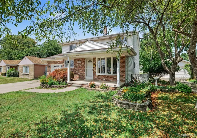 Photo 3 of Single family home for sale at 22935 Allor St, Saint Clair Shores, MI 48082 | MLS# 20261059355 | Listing updated on 2026-08-30