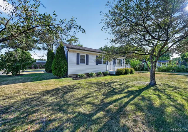 5th image of 834 Baird St, Holly, MI 48442 | MLS# 20261059356