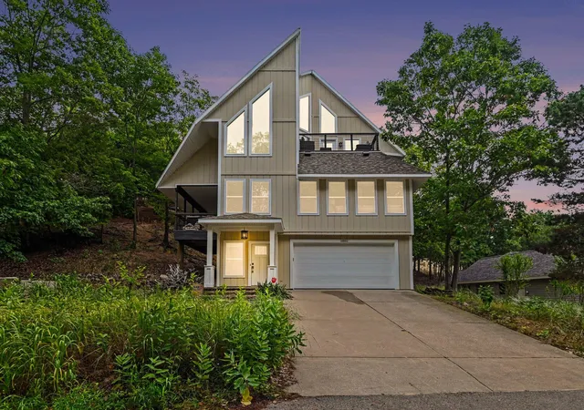 1st image of 18882 Piney Point Dr, Spring Lake, MI 49456 | MLS# 71026039384