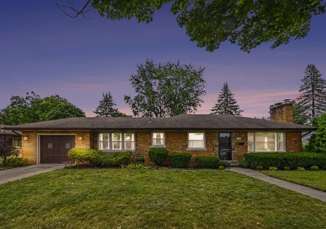 1st image of 1639 Wellington Rd, Lansing, MI 48910 | MLS# 65026039388