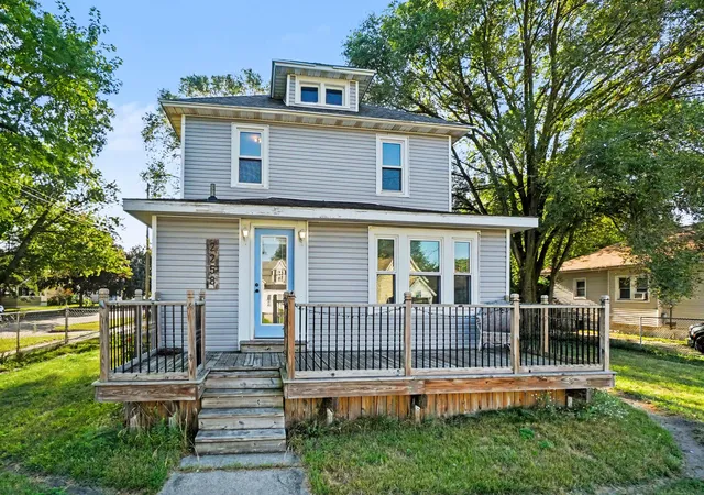 Photo 3 of Single family home for sale at 2258 Lincoln St, Muskegon, MI 49441 | MLS# 71026039390 | Listing updated on 2026-09-29