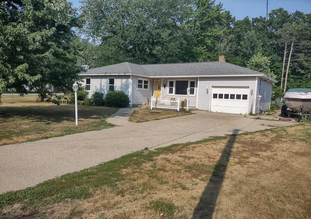 1st image of 14956 160th Ave, Grand Haven, MI 49417 | MLS# 71026039387