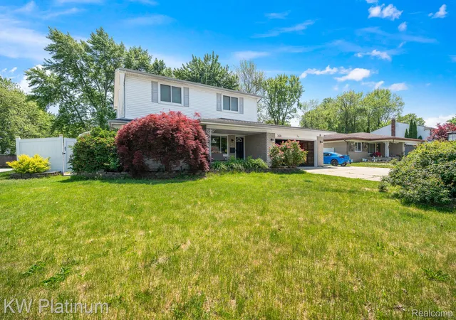2nd image of 34126 Dryden Dr, Sterling Heights, MI 48312 | MLS# 20261059376