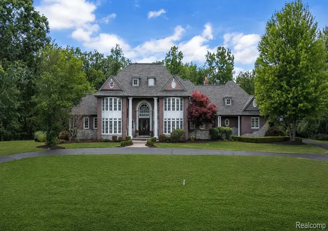 2nd image of 8356 Misty Mdws, Grand Blanc, MI 48439 | MLS# 20261059377