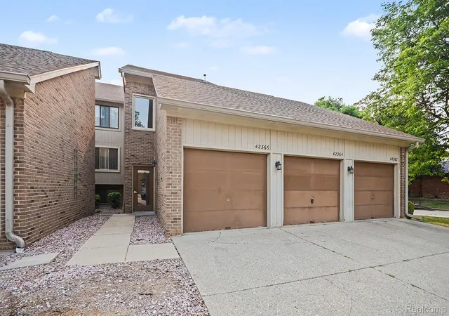 2nd image of 42366 Lochmoor St, Clinton Township, MI 48038 | MLS# 20261059382
