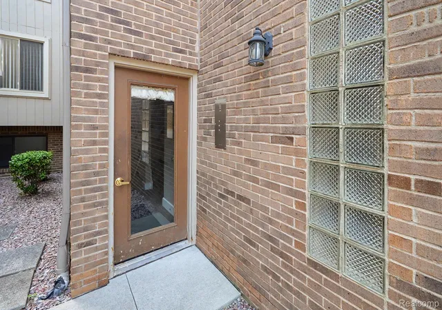 Photo 3 of Condo for sale at 42366 Lochmoor St, Clinton Township, MI 48038 | MLS# 20261059382 | Listing updated on 2026-08-15