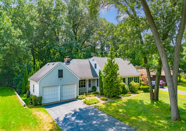 1st image of 8245 Heritage Dr, Kalamazoo, MI 49009 | MLS# 66026039403