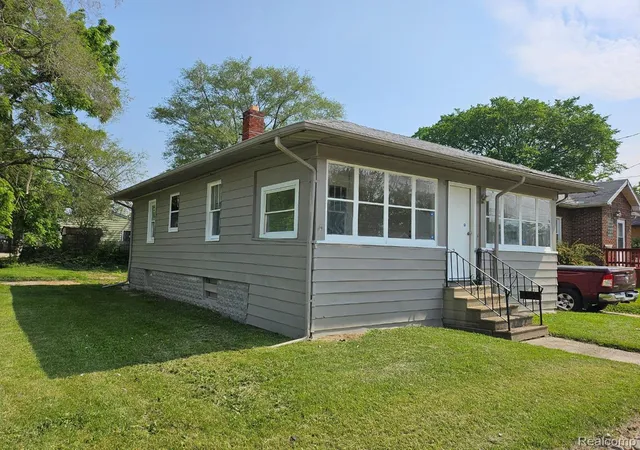 Photo 1 of Sale Pending at 1102 W Atherton Rd, Flint, MI 48507 | MLS# 20261059387 | Listing updated on 2026-08-03