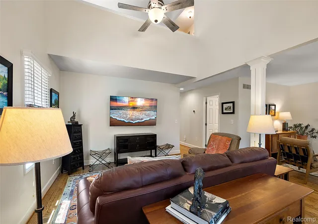 3rd image of 1656 Washington Blvd, Birmingham, MI 48009 | MLS# 20261059390