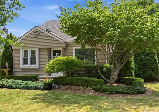 Photo 1 of Single family home for sale at 21924 Revere St, Saint Clair Shores, MI 48080 | MLS# 20261059394 | Listing updated on 2026-09-06