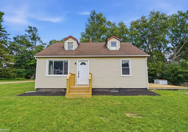 1st image of 595 1st St, Oxford, MI 48371 | MLS# 5050216693