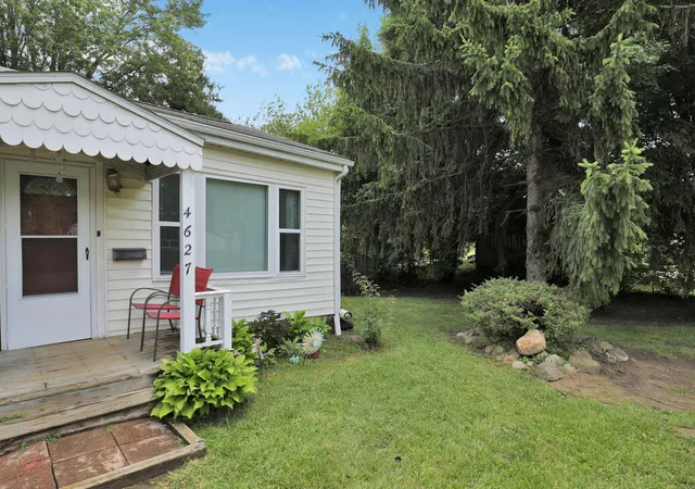 Photo 3 of Single family home for sale at 4627 Lowcroft Ave, Lansing, MI 48910 | MLS# 81026039418 | Listing updated on 2026-09-06