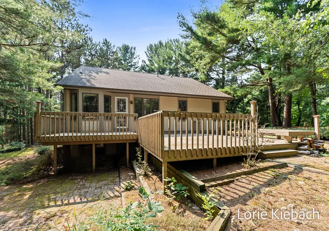 4th image of 11940 Lakeshore Ave, Grand Haven, MI 49417 | MLS# 71026039414