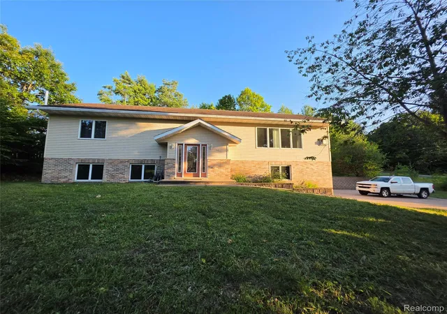 2nd image of 1901 Spruce Ln, Houghton, MI 49931 | MLS# 20261059421