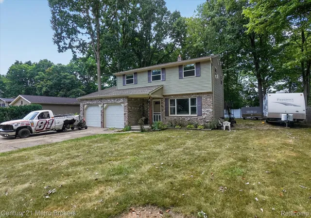 3rd image of 3047 Courtesy Dr, Flint, MI 48506 | MLS# 20261059429