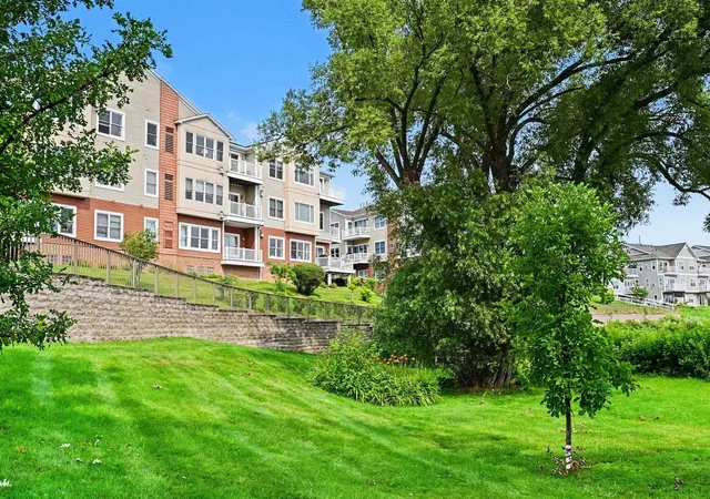 Photo 2 of Condo for sale at 1011 Lake Ridge Dr, Traverse City, MI 49684 | MLS# 78080071705 | Listing updated on 2026-09-03