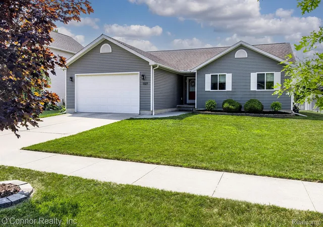 Photo 1 of Single family home for sale at 1327 Maddison Ave, Marysville, MI 48040 | MLS# 20261059439 | Listing updated on 2026-09-09