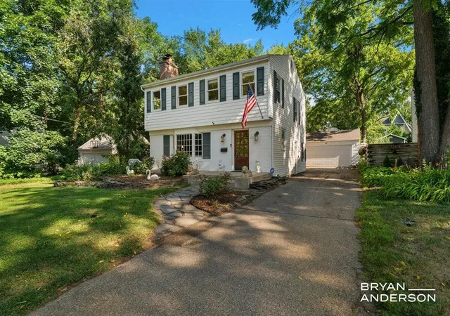 image of 2221 El Dorado Dr Se, East Grand Rapids City Kent, MI 49506 | MLS# 65026039439