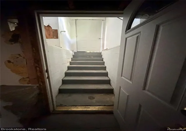 Photo 25 of Single family home for sale at 29 W Rutgers Ave, Pontiac, MI 48340 | MLS# 20261059446 | Listing updated on 2026-08-17