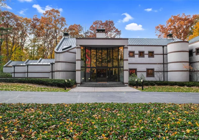 Photo 1 of Mansion for sale at 1335 Trowbridge Rd, Bloomfield Hills, MI 48304 | MLS# 20261059461 | Listing updated on 2026-09-15