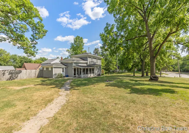 3rd image of 614 W Washington St, Greenville, MI 48838 | MLS# 65026039450