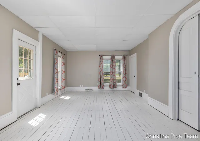 5th image of 614 W Washington St, Greenville, MI 48838 | MLS# 65026039450