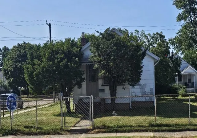 1st image of 305 Chestnut Ave, Hazel Park, MI 48030 | MLS# 81026039447