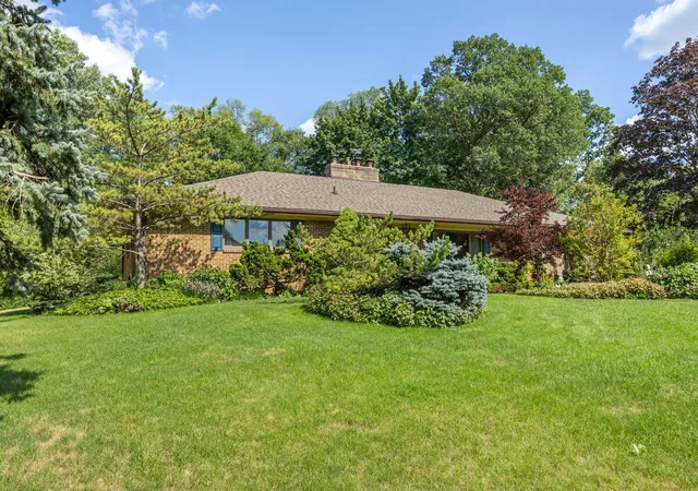 image of 132 Morningside Dr Se, Grand Rapids Charter Township Kent, MI 49506 | MLS# 65026039452