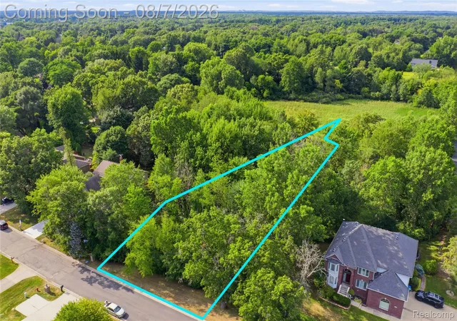 4th image of 8959 Clubwood Dr, Walled Lake, MI 48390 | MLS# 20261059464