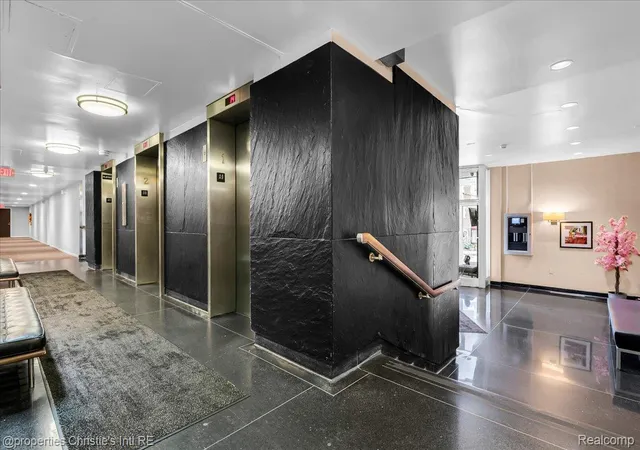 Listing Photo 4 - Condo for sale in building located at 8200 E Jefferson Ave, Detroit, MI 48214