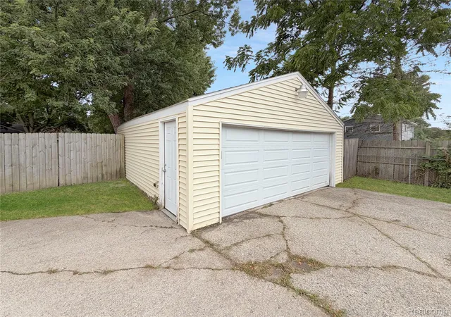 4th image of 1380 Audrey St, Burton, MI 48509 | MLS# 20261059468