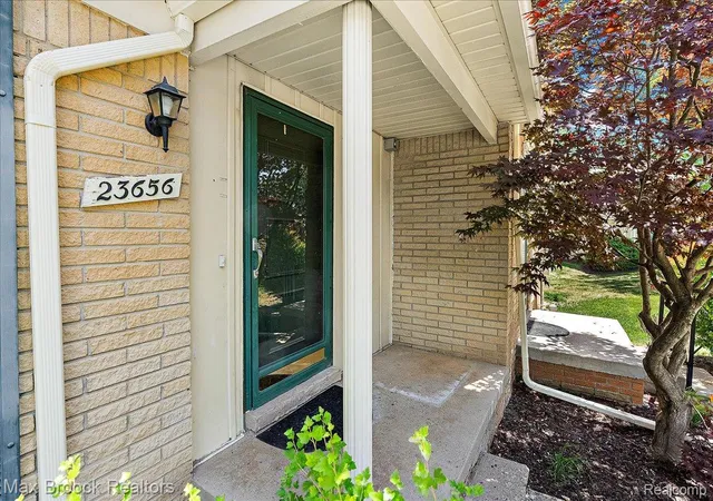 2nd image of 23656 Lahser Rd, Southfield, MI 48033 | MLS# 20261059485