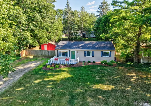 5th image of 9245 Debby Jo Dr, Clarkston, MI 48346 | MLS# 20261059486