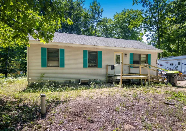 1st image of 19239 Oak Hollow Dr, Lake Ann, MI 49650 | MLS# 78080071714