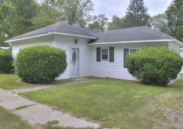 1st image of 301 N New St, Stanton, MI 48888 | MLS# 72026039471