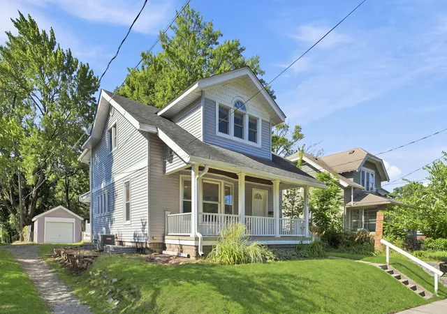2nd image of 516 Curtis St Ne, Grand Rapids, MI 49505 | MLS# 69026039478