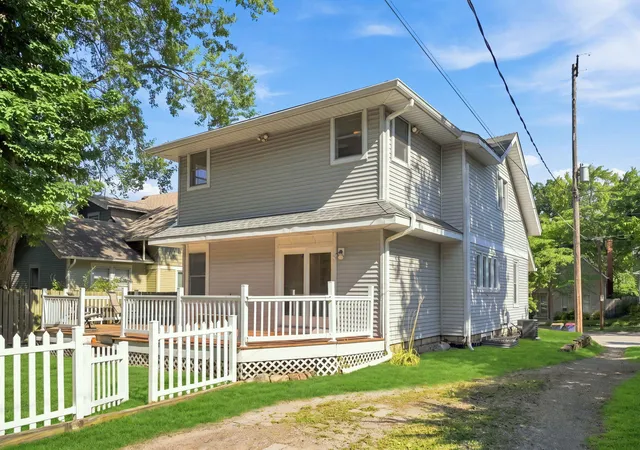 4th image of 516 Curtis St Ne, Grand Rapids, MI 49505 | MLS# 69026039478
