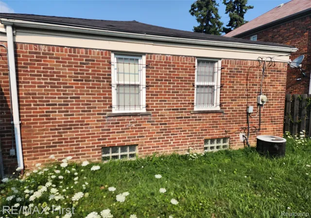 3rd image of 16190 Fairfield St, Detroit, MI 48221 | MLS# 20261059511