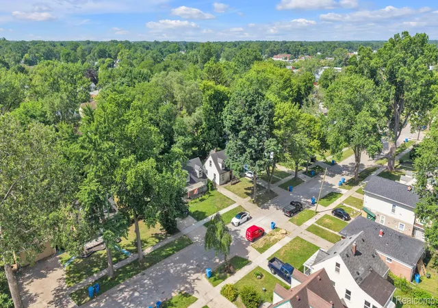 Photo 4 of Single family home for sale at 26005 Currier St, Dearborn Heights, MI 48125 | MLS# 20261059514 | Listing updated on 2026-08-21