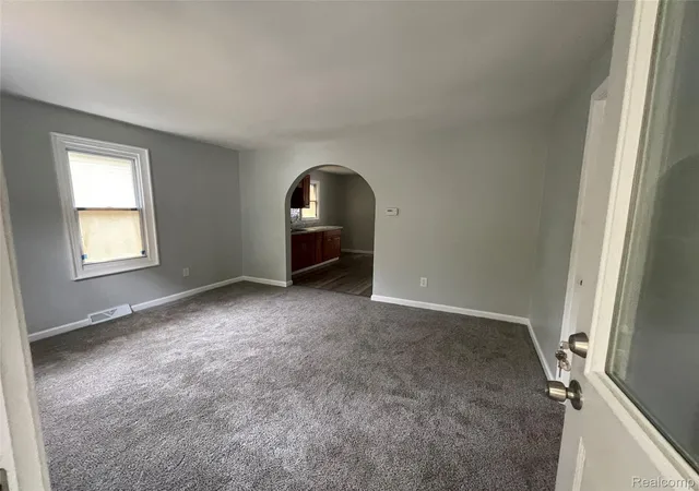 5th image of 818 Cedar St, Pontiac, MI 48342 | MLS# 20261059516