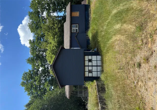 Photo 3 of Single family home for sale at 9661 Townley Rd, Fenton, MI 48430 | MLS# 20261059515 | Listing updated on 2026-09-08