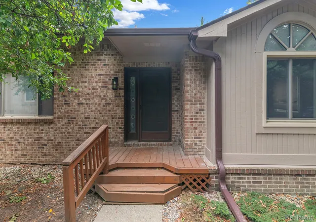 Photo 3 of Condo for sale at 6353 Brookview Ln, West Bloomfield, MI 48322 | MLS# 20261059518 | Listing updated on 2026-09-09