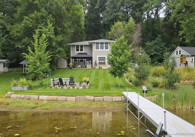 Photo 1 of Single family home for sale at 5616 Joslin Lake Dr, Gregory, MI 48137 | MLS# 20261059526 | Listing updated on 2026-09-09