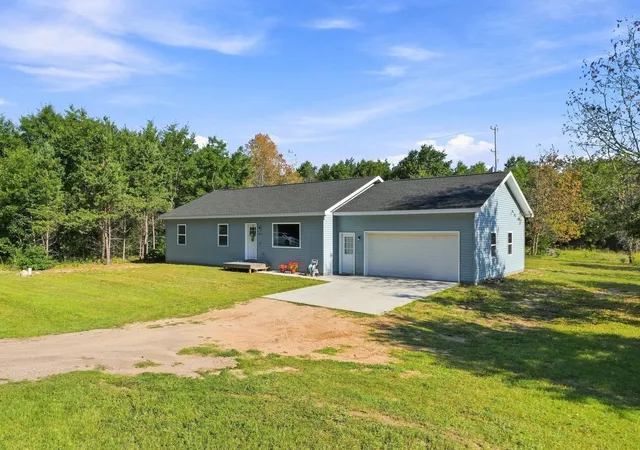 Photo 2 of Single family home for sale at 5556 W Sanborn Rd, Lake City, MI 49651 | MLS# 78080071718 | Listing updated on 2026-08-27
