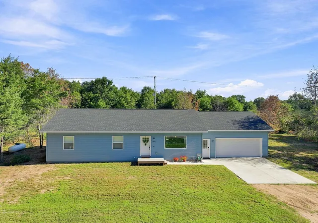 Photo 3 of Single family home for sale at 5556 W Sanborn Rd, Lake City, MI 49651 | MLS# 78080071718 | Listing updated on 2026-08-27